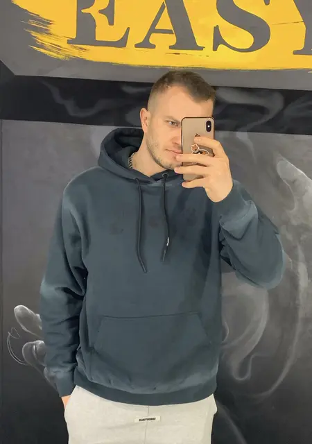 Александр з Сум, шукаю на сайті приємне проведення часу