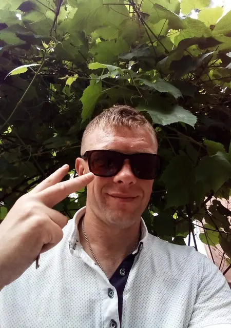 Михаил из Мозыря, ищу на сайте знакомства на одну ночь