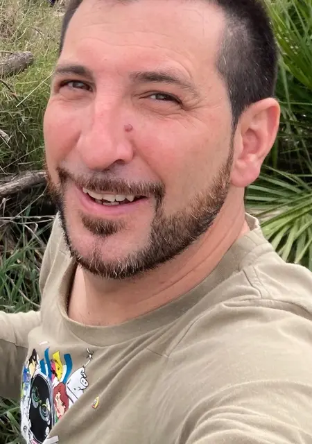 Soy Jorge, 47 años, conociéndome para relación sin ataduras en Sevilla