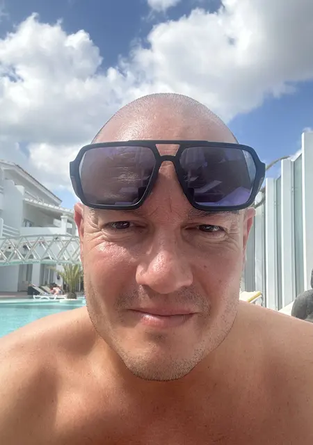 Abtoine из Франкфурта-на-майне, ищу на сайте приятное времяпровождение