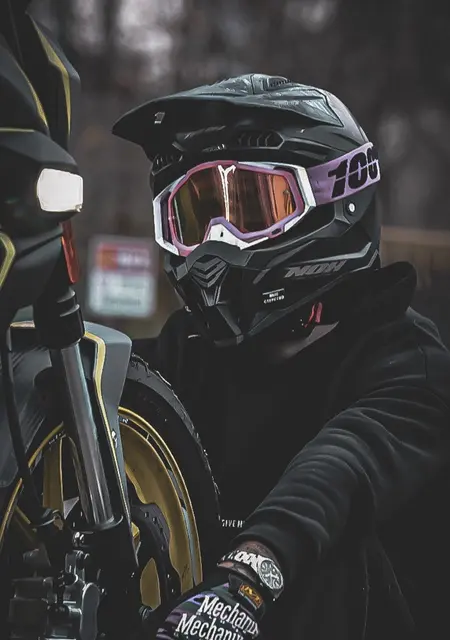 Станислав з Запоріжжя, мені 20 років, познайомлюсь для відкриті стосунки