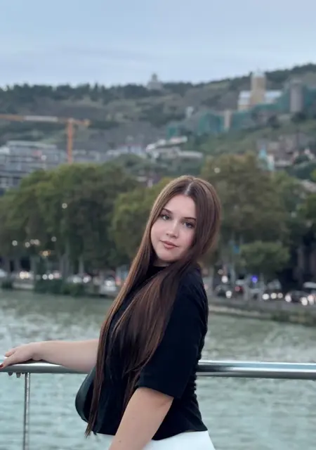 Alona из Тбилиси, ищу на сайте приятное времяпровождение