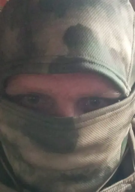 Костя з Лисичанська, шукаю на сайті знайомства без зобов'язань