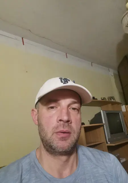 Я Денис, 46, из Риги, ищу знакомства на одну ночь