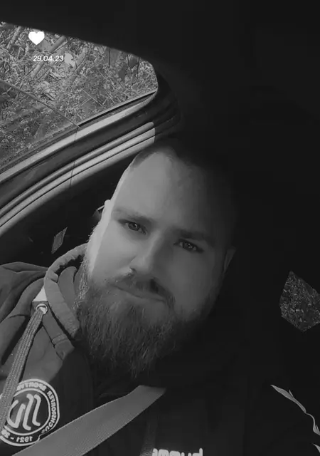 Я Joschi, 34, знакомлюсь без обязательств в Фельберте