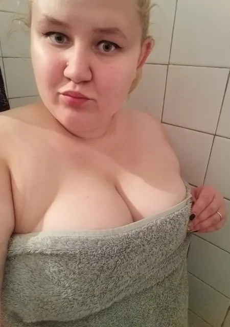 Я Наталия, 25 років з Чернігова, шукаю знайомства без зобов'язань