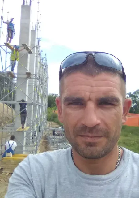 Я Саша, 33, знакомлюсь без обязательств в Черновцах