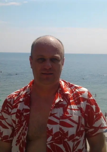 Юрий з Івано-Франківська, мені 46 років, познайомлюсь без зобов'язань