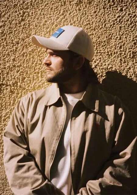 Artem из Риги, мне 32, познакомлюсь для приятного времяпровождения