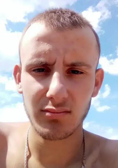 Я Евгений, 30 років з Томаківка, шукаю знайомства без зобов'язань