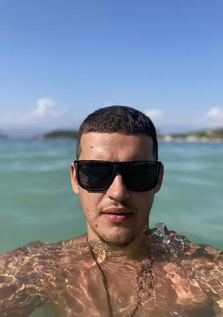 Алекс из Одессы, мне 35, познакомлюсь на одну ночь