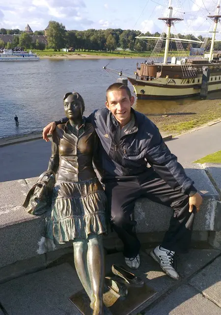 Я Виталик, 38, из Островца, ищу знакомства на одну ночь