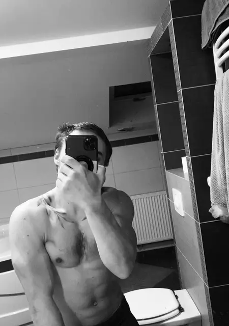 Yaroslav из Киева, мне 27, познакомлюсь без обязательств