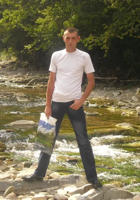 Дима з Житомира, мені 42 років, познайомлюсь на одну ніч