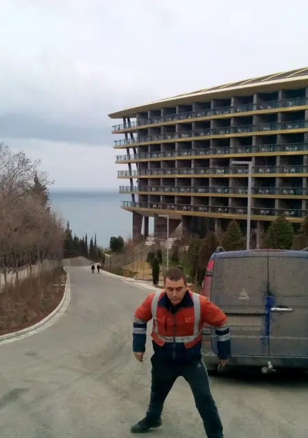 Я Александр, 44 років з Карлівка, шукаю знайомства без зобов'язань