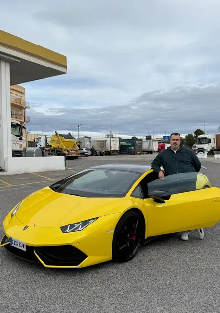 Doradon de Terrassa, tengo 43 años, listo para conocer para lío de una noche