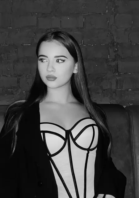 Я Даша, 21 років, знайомлюсь для вірт у Дніпрі