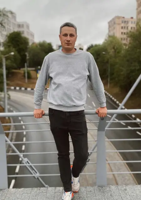 Дмитрий из Киева, ищу на сайте открытые отношения