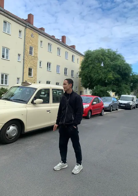 Я Sardor, 22, из Берлина, ищу знакомства без обязательств