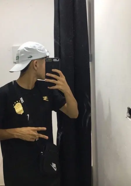 Tim из Вены, мне 21, познакомлюсь для дружбы