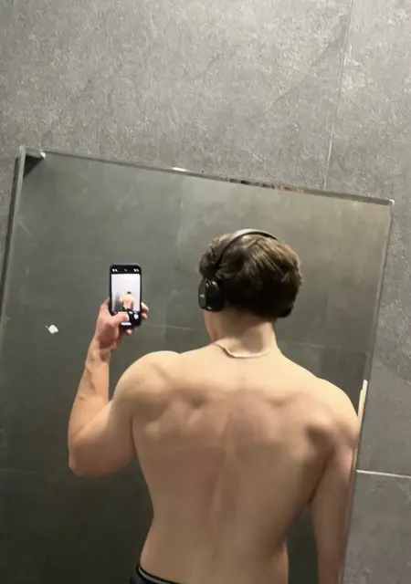 Иван из Брюсселя, ищу на сайте знакомства на одну ночь