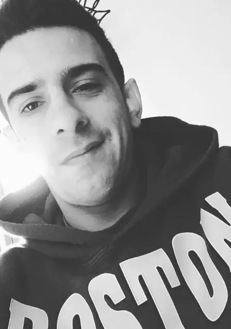 Soares из Аяччо, мне 30, познакомлюсь на одну ночь