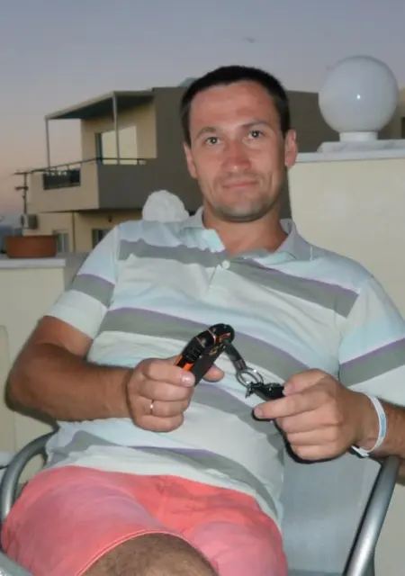 Tolya из Солигорска, ищу на сайте знакомства на одну ночь