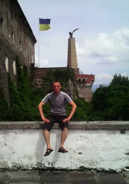 Саша з Хмельницького, шукаю на сайті знайомства без зобов'язань