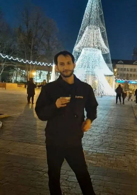 Я Gaby, 20, знакомлюсь в Бухаресте