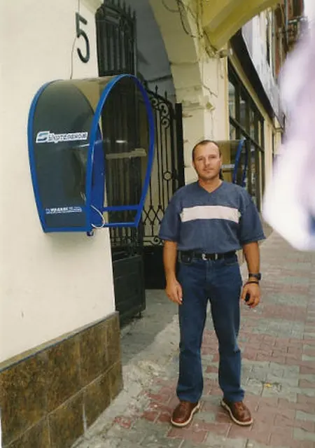 Витя з Чернівців, мені 49 років, познайомлюсь без зобов'язань