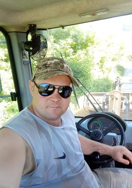 Я Виталий, 34 років, знайомлюсь для спілкування у Чернігові