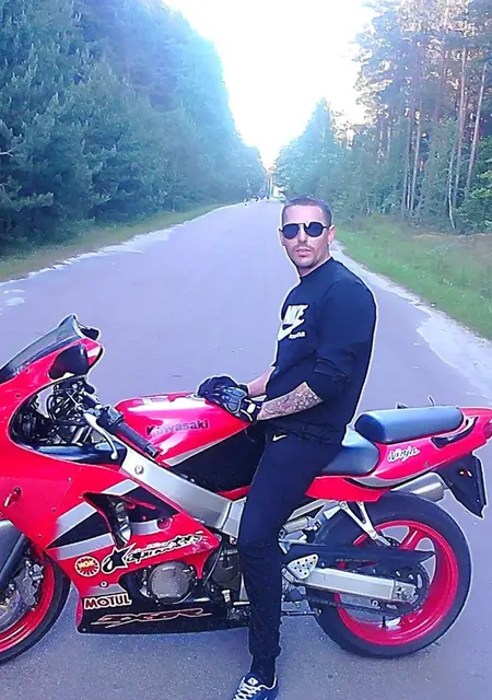 Я Alex, 39 років, знайомлюсь для постійних стосунків у Нетішин