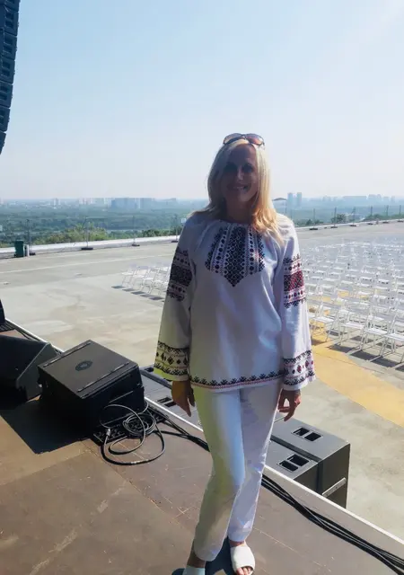 Валентина з Києва, шукаю на сайті спілкування