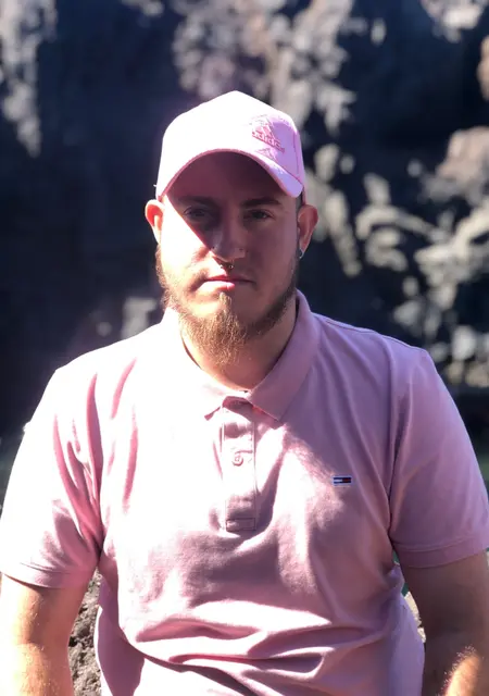 Soy Uge, 27 años, conociéndome para relación sin ataduras en Badalona