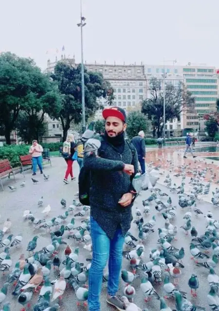 Soy Raja, 25 años de Madrid, busco conocer gente