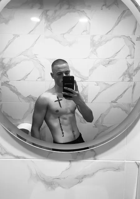 Я Alexandr, 25, знакомлюсь без обязательств в Донецке