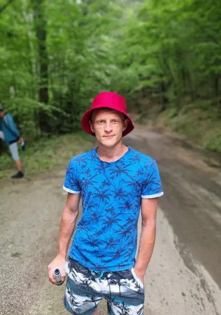 Дмитрий з Скадовськ, шукаю на сайті знайомства на одну ніч