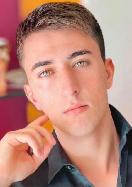 Daniel Villena de Mollet del Vallés, tengo 24 años, listo para conocer para pasatiempo agradable