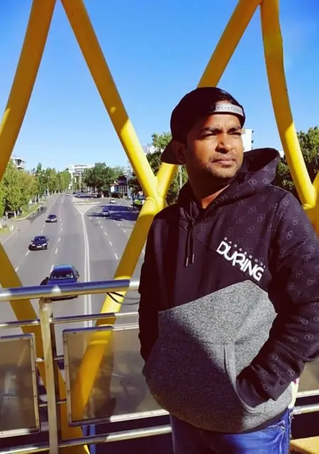 Я Thushan Janaka, 35, из Бухареста, ищу знакомство