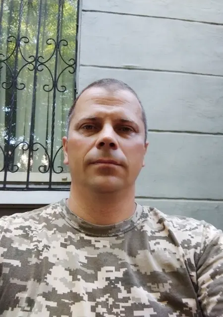 Анатолий из Львова, мне 48, познакомлюсь на одну ночь