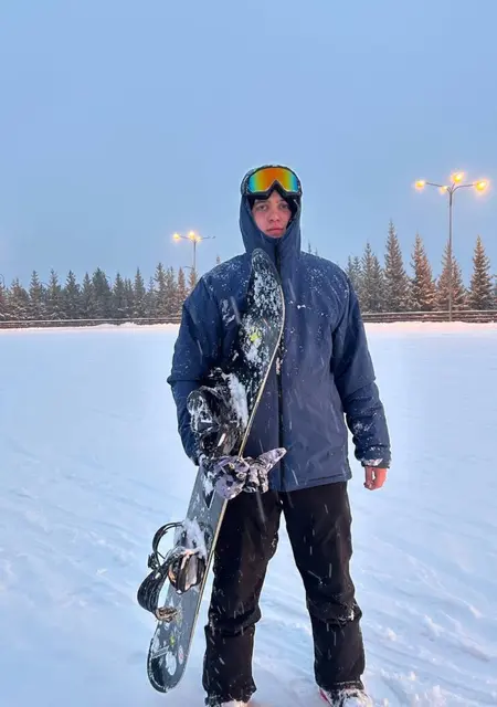 Кирилл из Берлина, мне 20, познакомлюсь для приятного времяпровождения