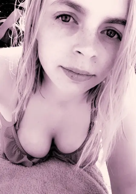 Sveta из Лейпцига, ищу на сайте знакомства без обязательств