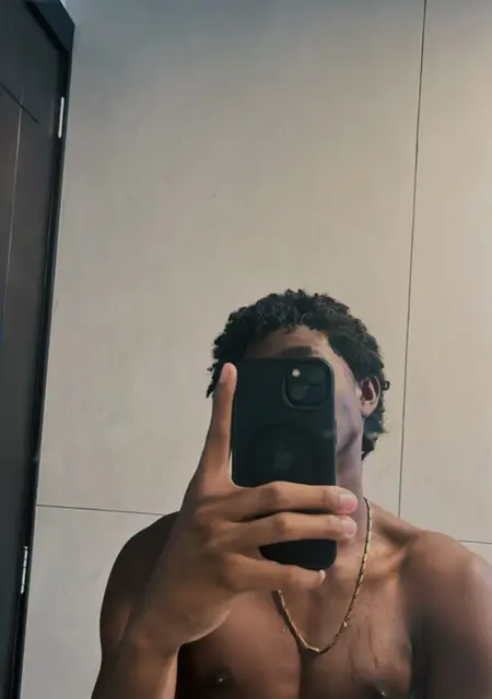 Isaac из Сан Франсиско Коакалько, мне 20, познакомлюсь для дружбы