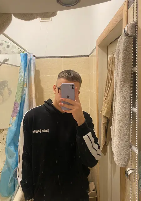 Я Max, 21 років, знайомлюсь на одну ніч у Львові