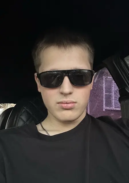 Я Игорь, 19, из Энсхеде, ищу знакомство для общения
