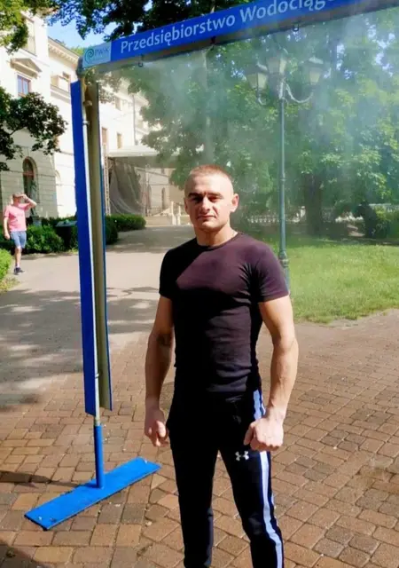 Я Віталік, 31 років, знайомлюсь на одну ніч у Чернівцях