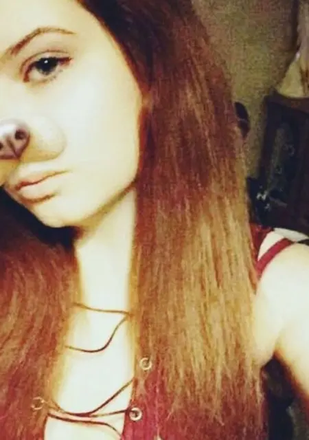 I'm Holly, 21, looking to meet in London