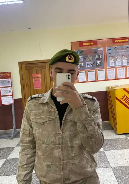Данил из Берлина, мне 19, познакомлюсь для приятного времяпровождения