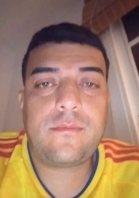 Santiago de Barcelona, busco en el sitio relación abierta