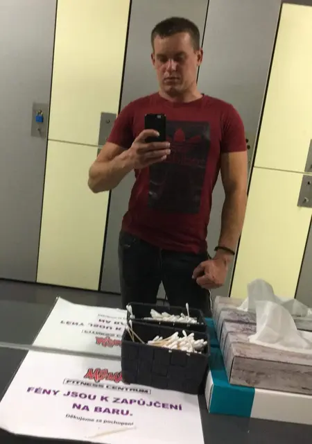 Я Robi, 25, знакомлюсь на одну ночь в Брно